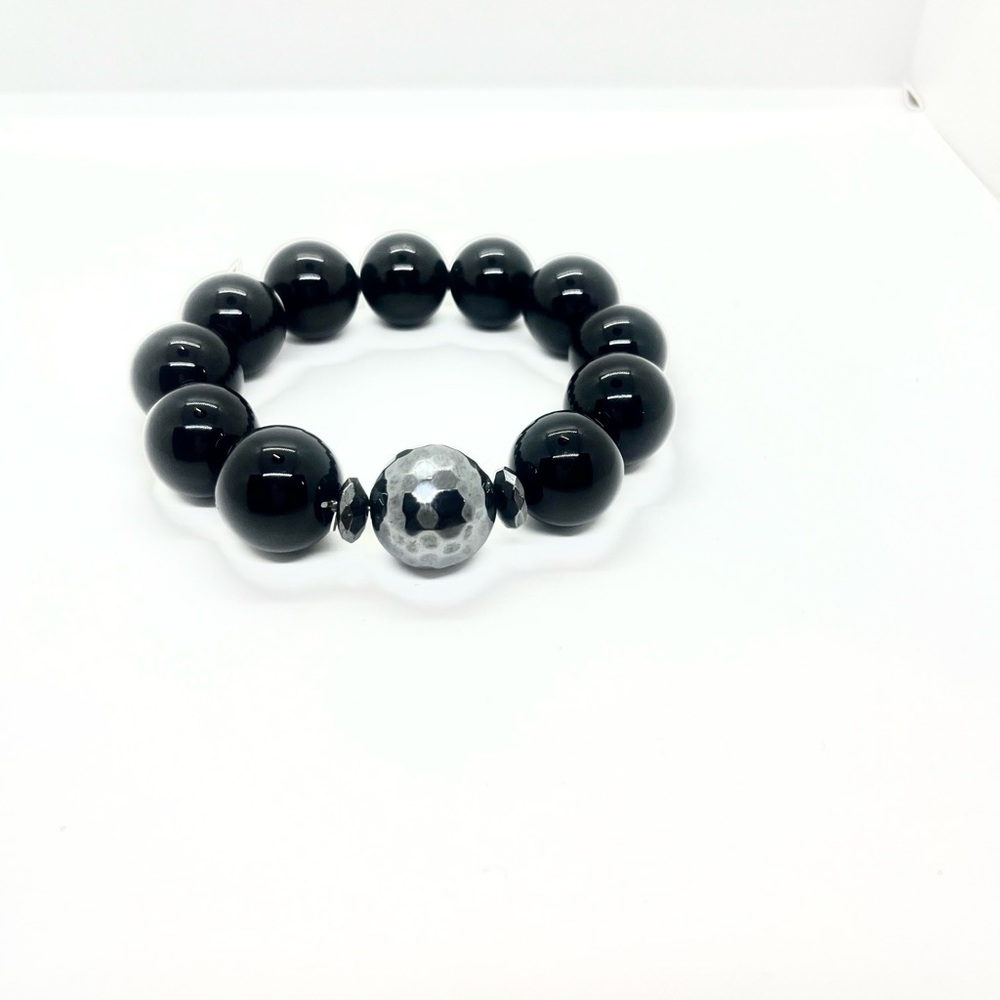 Onyx & hematite gemstone bracelet